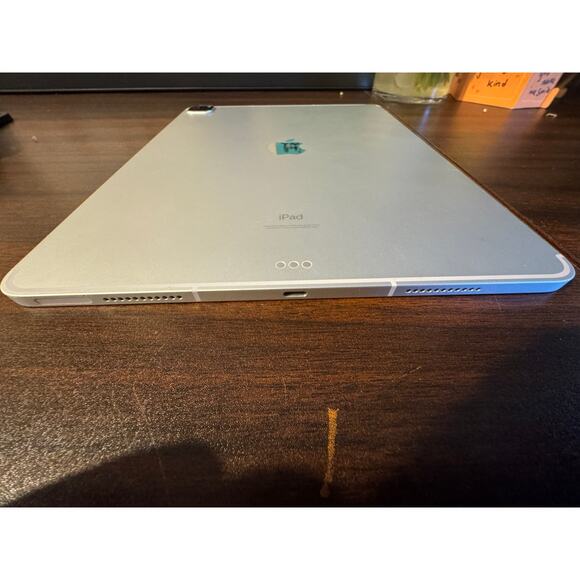 Apple iPad Pro 12.9" (5th Gen) 256 GB[Cellular Unlocked] A2379 silver W Keyboard - Picture 3 of 8